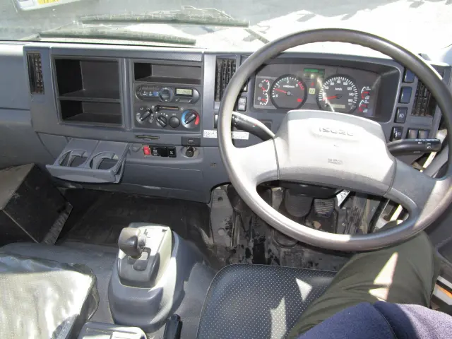 いすゞ フォワード の写真15