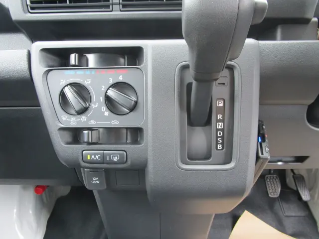 ダイハツ ハイゼットバン 3BD-S700Vの写真13