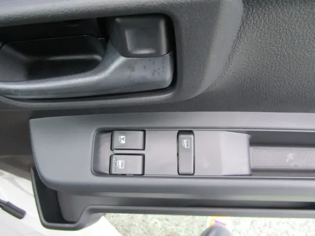 ダイハツ ハイゼットバン 3BD-S700Vの写真16