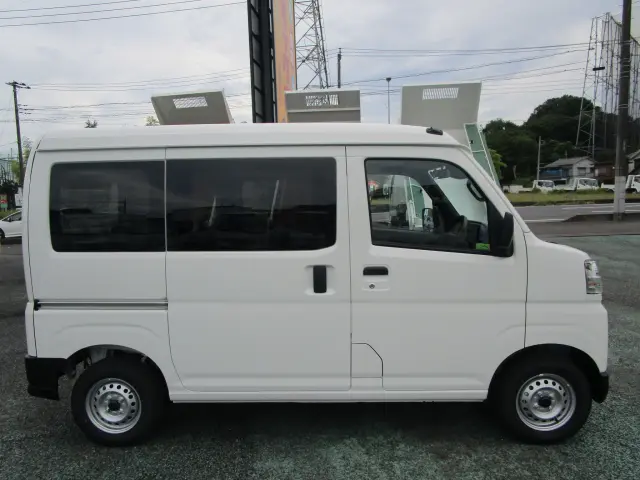 ダイハツ ハイゼットバン 3BD-S700Vの写真5