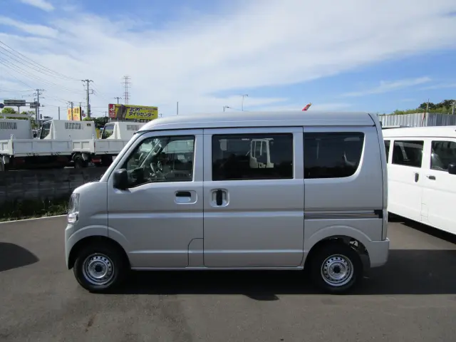 スズキ エブリイ 5BD-DA17Vの写真4