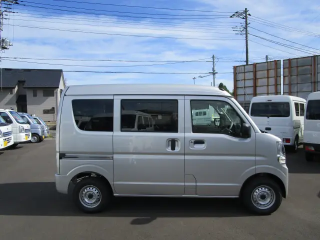 スズキ エブリイ 5BD-DA17Vの写真5