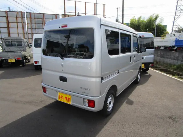 スズキ エブリイ 5BD-DA17Vの写真8