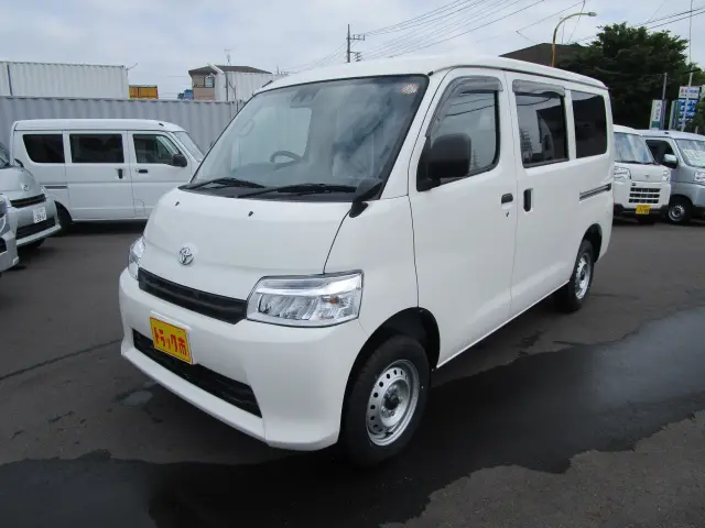 トヨタ タウンエースバン 5BF-S403M(2WD)の写真1