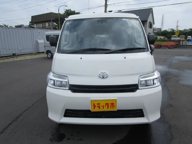 トヨタ タウンエースバン 5BF-S403M(2WD)の写真2
