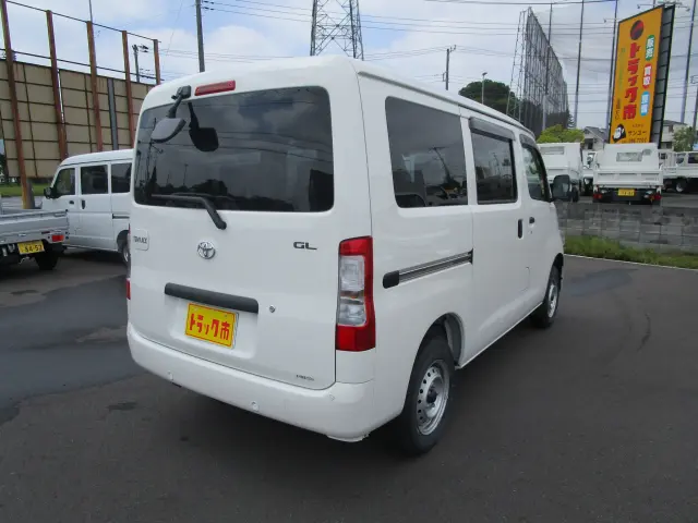 トヨタ タウンエースバン 5BF-S403M(2WD)の写真8