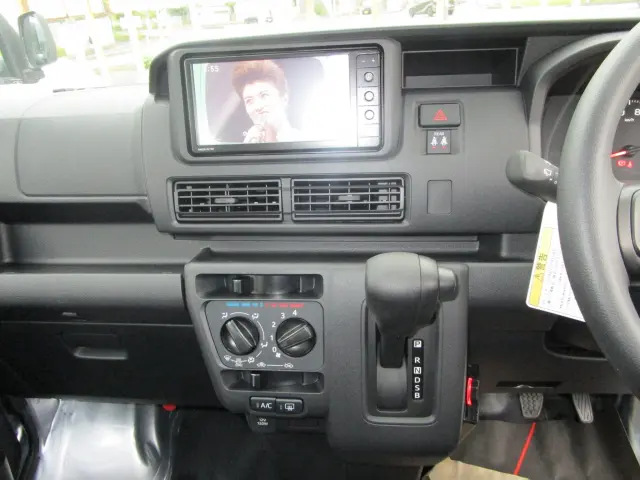ダイハツ ハイゼットバン 3BD-S700Vの写真11