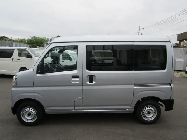 ダイハツ ハイゼットバン 3BD-S700V(2WD)の写真4