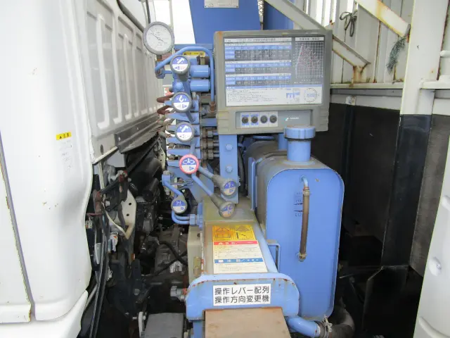 いすゞ エルフ BKG-NKR85Rの写真11