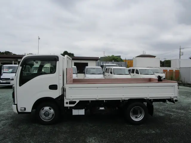 いすゞ エルフ 2TG-NJR88AFの写真4
