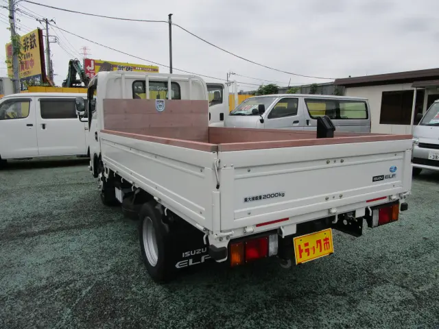 いすゞ エルフ 2TG-NJR88AFの写真6