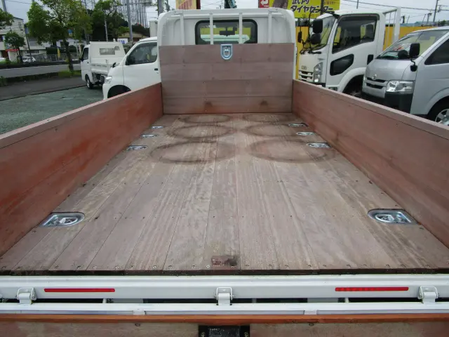 いすゞ エルフ 2TG-NJR88AFの写真10