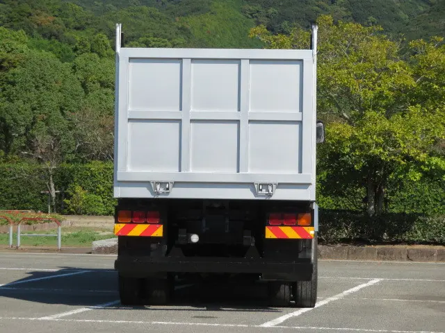 いすゞ ギガ QKG-CXZ77AT(6x4)の写真7