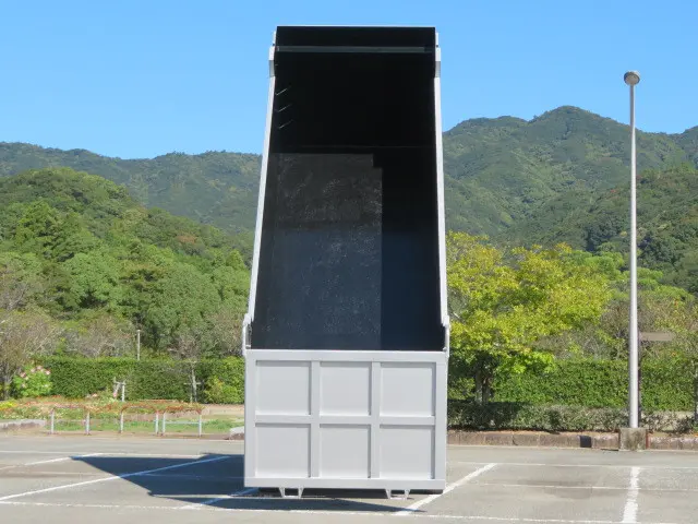 いすゞ ギガ QKG-CXZ77AT(6x4)の写真8