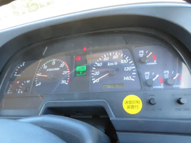 いすゞ ギガ QKG-CXZ77AT(6x4)の写真11