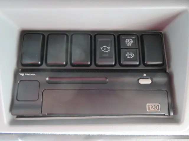 いすゞ ギガ QKG-CXZ77AT(6x4)の写真13