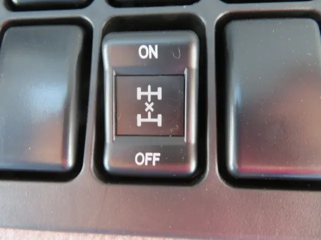 いすゞ ギガ QKG-CXZ77AT(6x4)の写真16