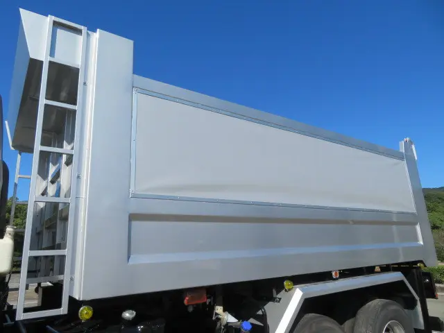 いすゞ ギガ QKG-CXZ77AT(6x4)の写真31