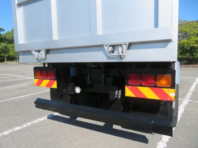 いすゞ ギガ QKG-CXZ77AT(6x4)の写真35