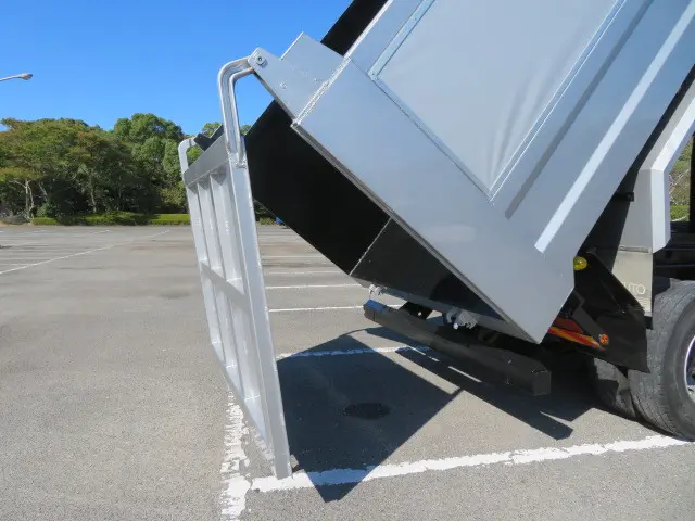 いすゞ ギガ QKG-CXZ77AT(6x4)の写真36