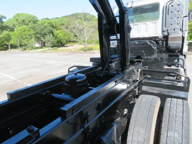 いすゞ ギガ QKG-CXZ77AT(6x4)の写真47
