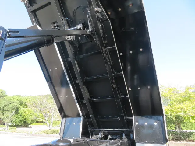 いすゞ ギガ QKG-CXZ77AT(6x4)の写真48