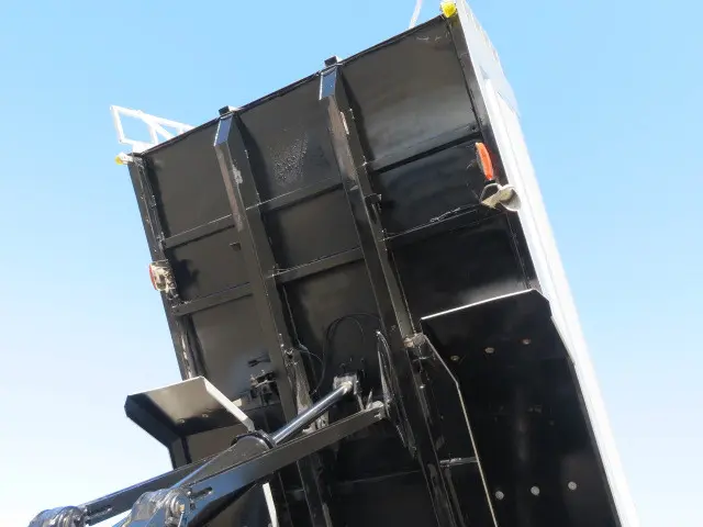 いすゞ ギガ QKG-CXZ77AT(6x4)の写真49