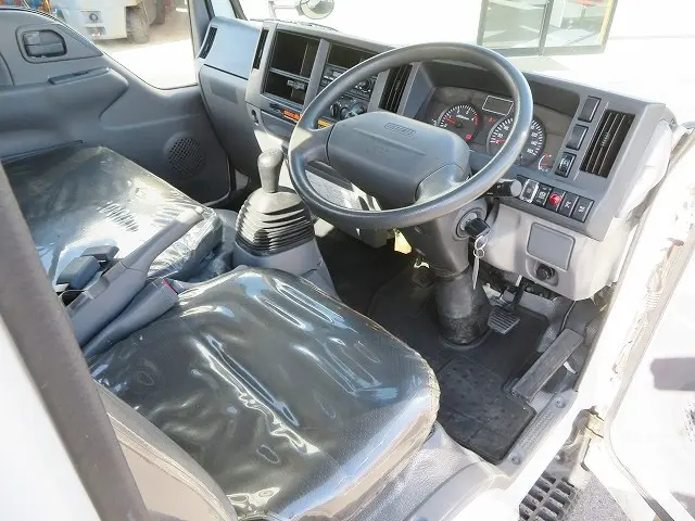 いすゞ エルフ TKG-NKR85AR(2WD)の写真11