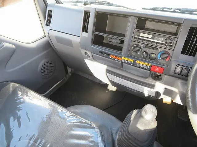 いすゞ エルフ TKG-NKR85AR(2WD)の写真15