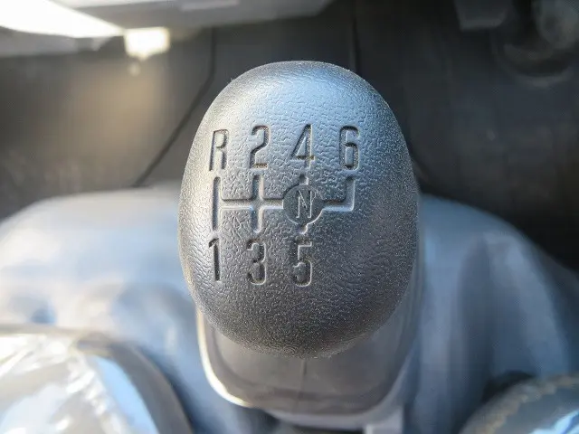 いすゞ エルフ TKG-NKR85AR(2WD)の写真18