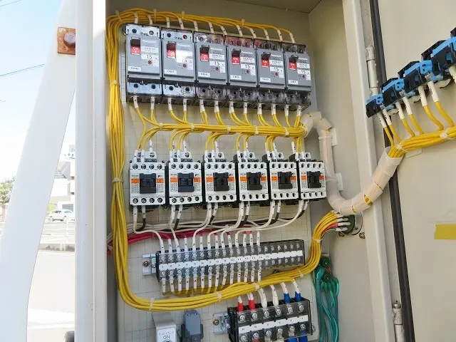 いすゞ エルフ TKG-NKR85AR(2WD)の写真36