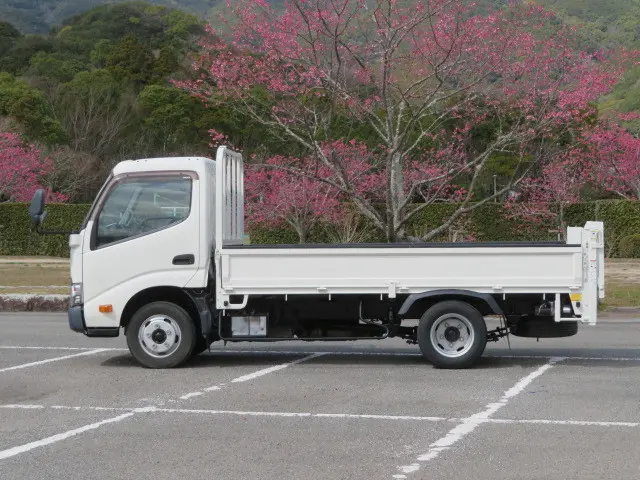 トヨタ ダイナ TKG-XZU645(2WD)の写真4