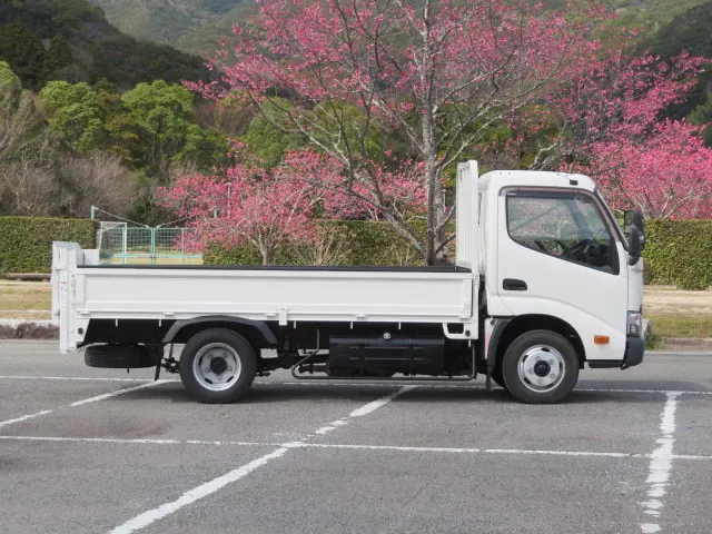 トヨタ ダイナ TKG-XZU645(2WD)の写真5