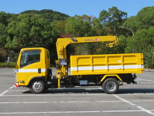 いすゞ エルフ TRG-NMR85AN(2WD)の写真4