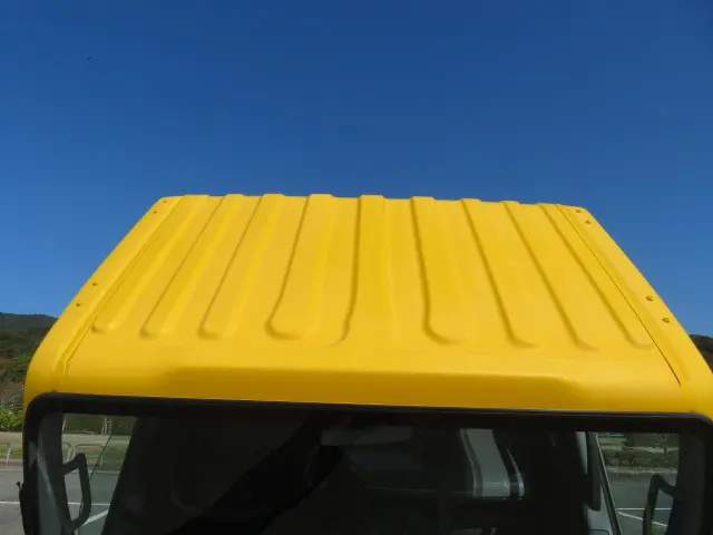 いすゞ エルフ TRG-NMR85AN(2WD)の写真7