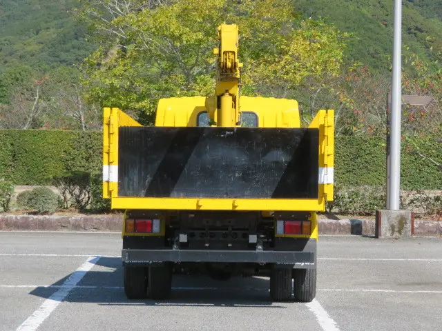 いすゞ エルフ TRG-NMR85AN(2WD)の写真9