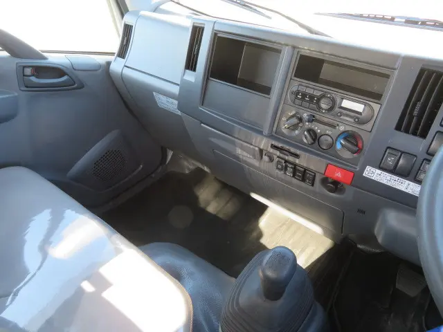 いすゞ エルフ TRG-NMR85AN(2WD)の写真18