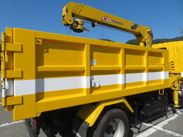 いすゞ エルフ TRG-NMR85AN(2WD)の写真30