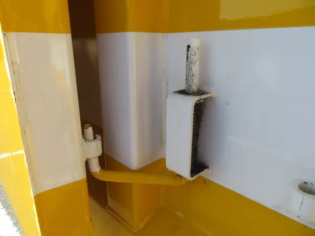 いすゞ エルフ TRG-NMR85AN(2WD)の写真33