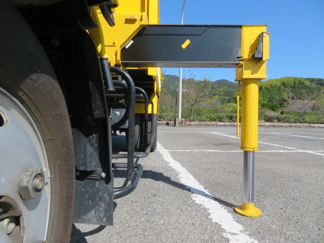 いすゞ エルフ TRG-NMR85AN(2WD)の写真40