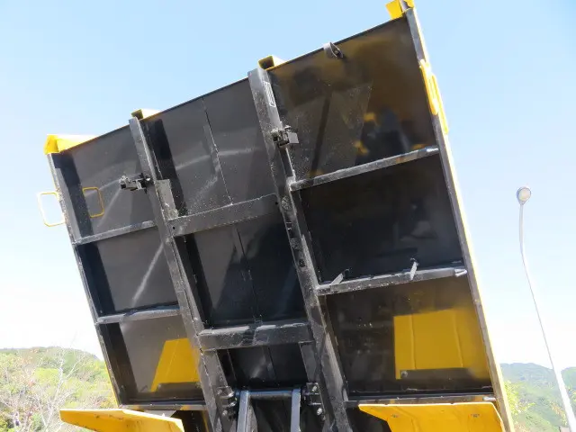 いすゞ エルフ TRG-NMR85AN(2WD)の写真50