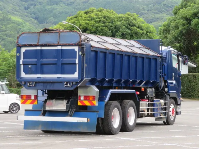 いすゞ ギガ QKG-CYZ77BM(6x4)の写真3