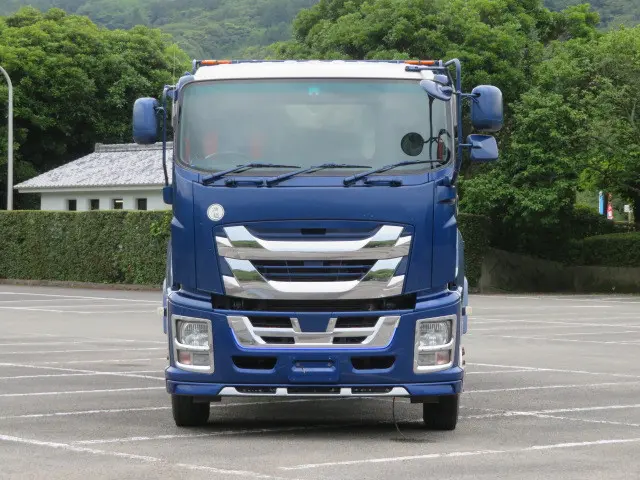 いすゞ ギガ QKG-CYZ77BM(6x4)の写真6