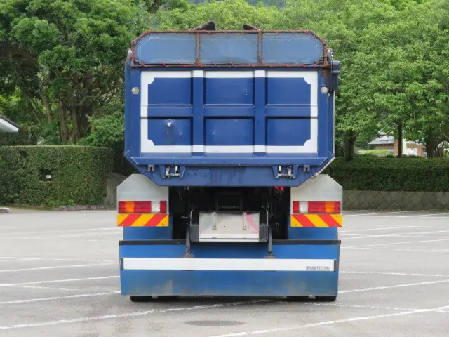 いすゞ ギガ QKG-CYZ77BM(6x4)の写真8