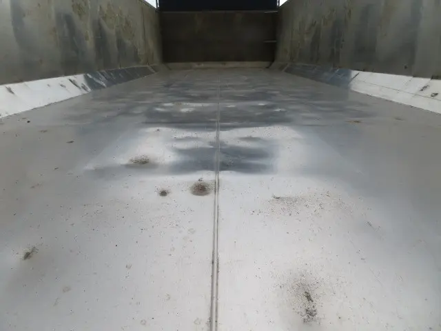 いすゞ ギガ QKG-CYZ77BM(6x4)の写真26