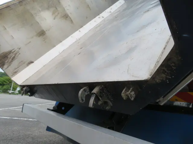 いすゞ ギガ QKG-CYZ77BM(6x4)の写真30