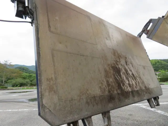 いすゞ ギガ QKG-CYZ77BM(6x4)の写真31