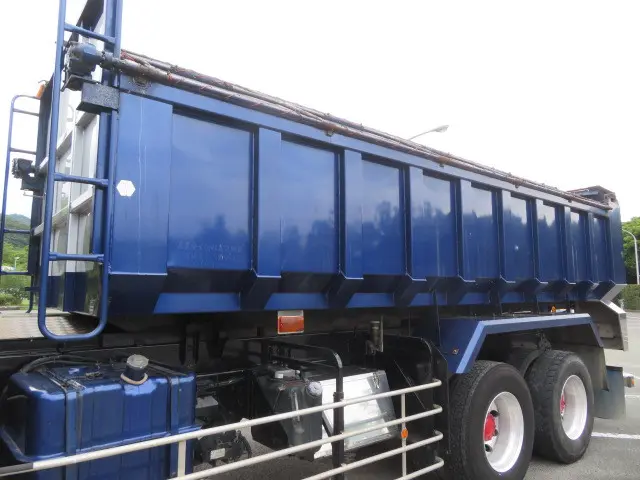 いすゞ ギガ QKG-CYZ77BM(6x4)の写真32