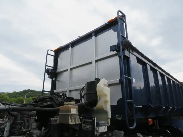 いすゞ ギガ QKG-CYZ77BM(6x4)の写真34