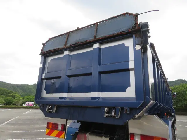 いすゞ ギガ QKG-CYZ77BM(6x4)の写真35